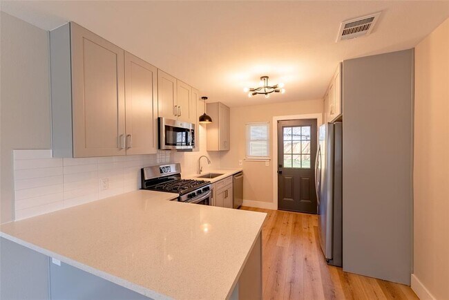 Photo - 4306 Shallowbrook Trail