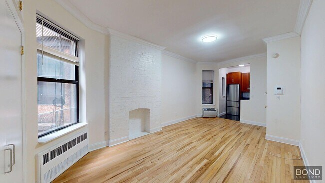 Building Photo - 323 E 83rd St Unit 3C Rental