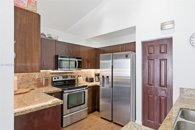 Photo - 1453 Majesty Terrace