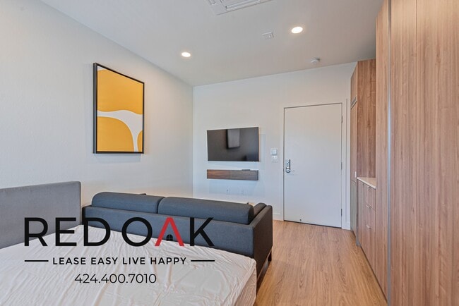 Building Photo - 7810 Topanga Canyon Blvd Unit 238A