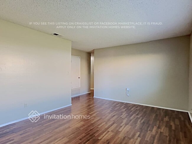 Photo - 7913 Samantha Way