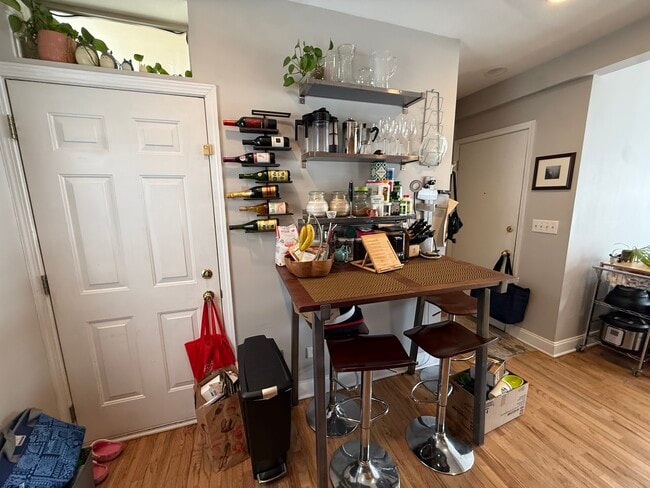 4716 N Bernard St Unit 3W