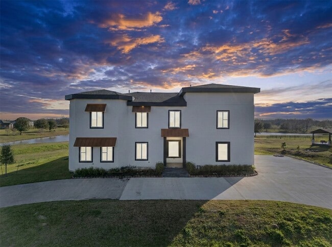 Building Photo - 703 Leaning Oak Trail