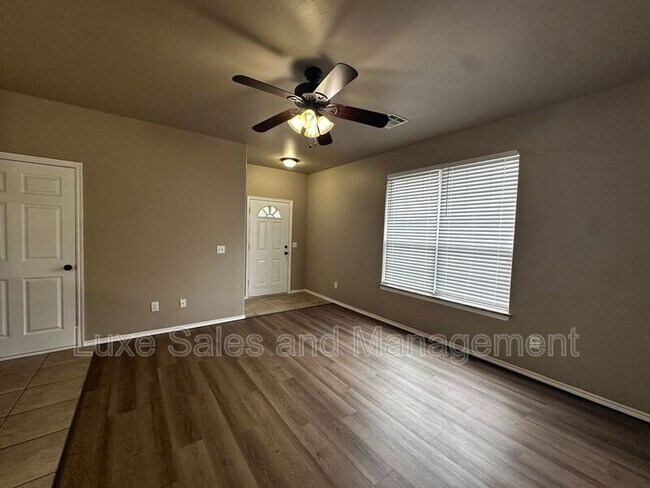 Photo - 1325 Garden Gate Drive Unidad #B