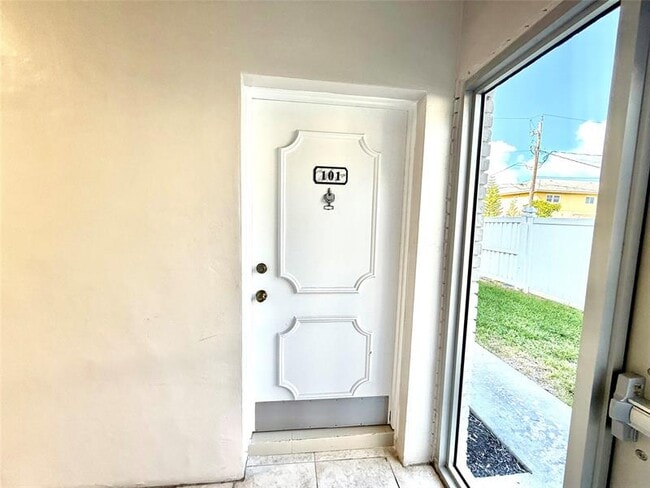 Photo - 299 SW 7th St Unit 101a