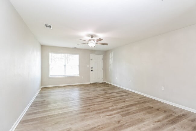 Photo - 1924 Eastway Dr