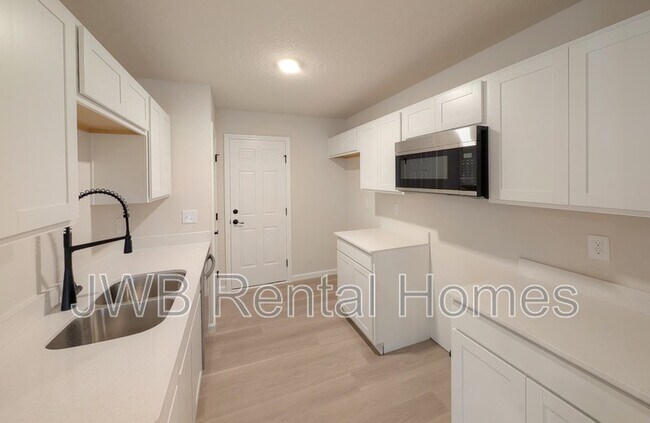 Photo - 6458 Paragon St