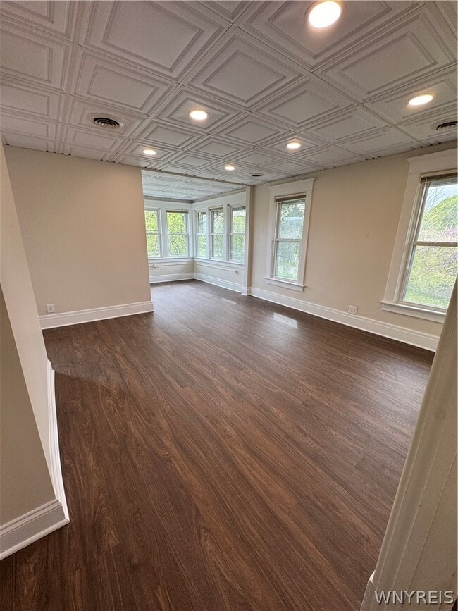 Photo - 2 Agassiz Cir