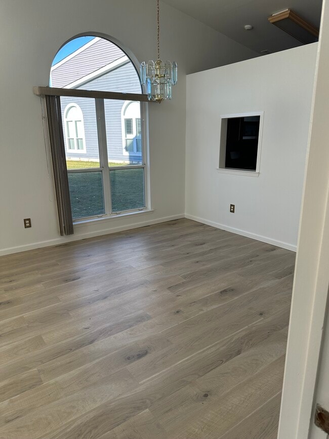 Photo - 745 Spring Lake Dr