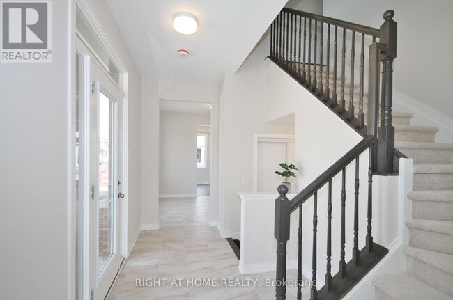 Photo - 201 Billrian Cres