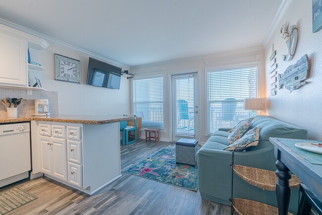Building Photo - 10811 Termini-San Luis Pass Rd Unit 2117