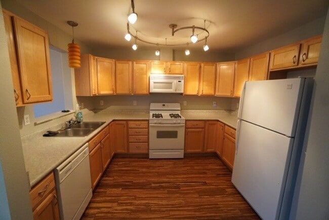 Photo - 3 Bedroom Eagle River Townhouse!