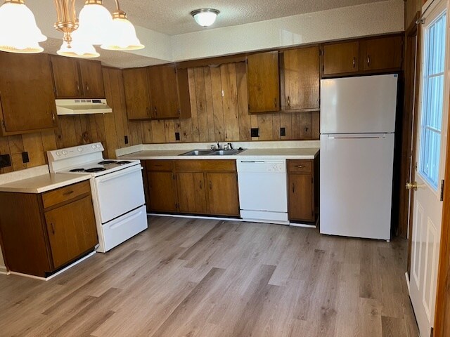 Kitchen View 1 - 1129 Leaf Ave