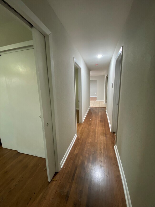 Photo - 1105 Alice St