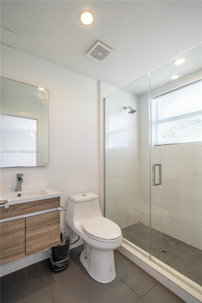 Photo - 924 Marseille Dr Unit 24