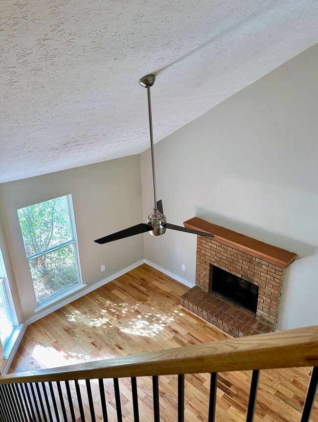 Photo - 4930 Farmstead Ct NE