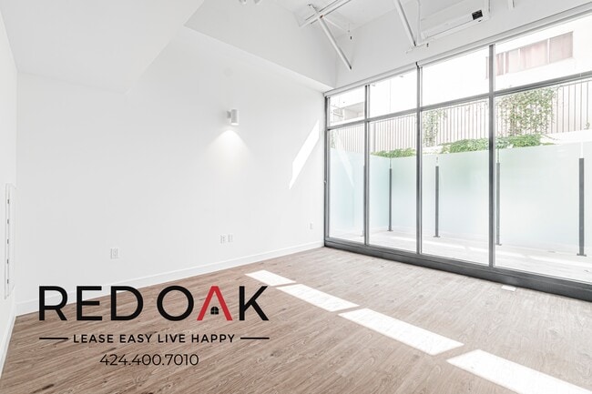 Photo - 1860 N Western Ave Unit 118