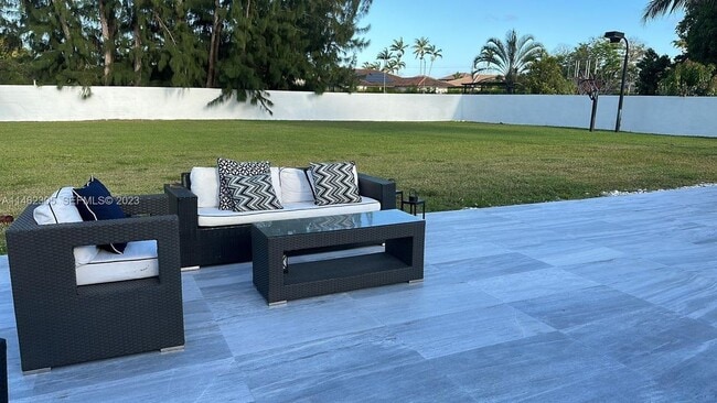 Photo - 15 SW 124th Ave