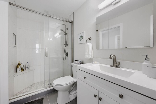 Photo - Updated 2 Bedroom Townhouse in Thornton