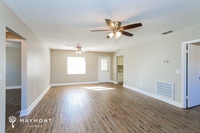 Photo - 2302 Maple Hl Dr