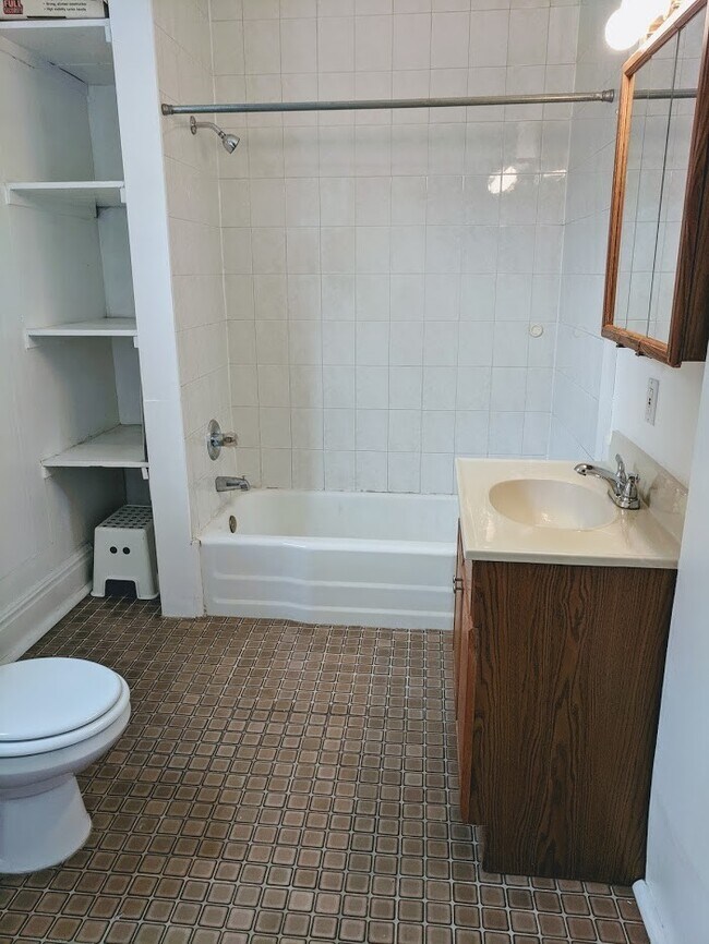 Photo - 5526 Howe St Unit 3rd Floor