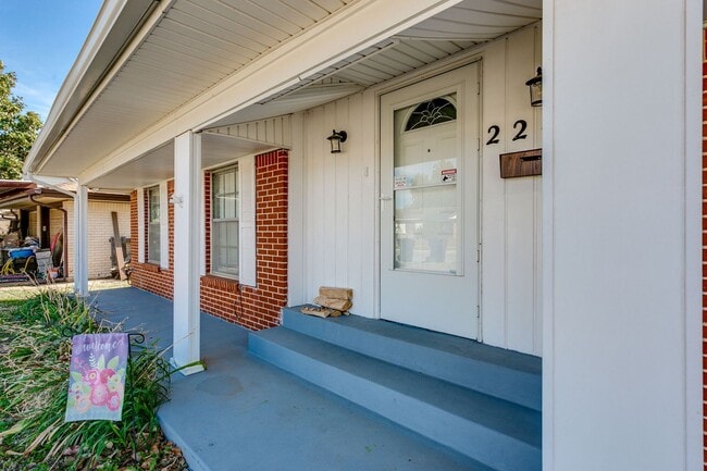 Photo - Spacious 4-Bedroom Home in Mature Neighbor...