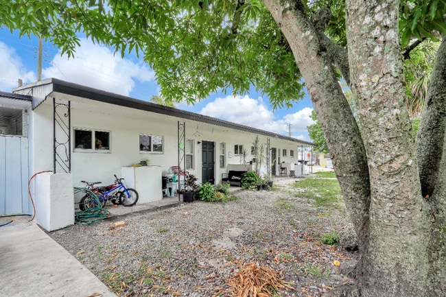 Photo - 1960 SW 41st Ave Unidad 4