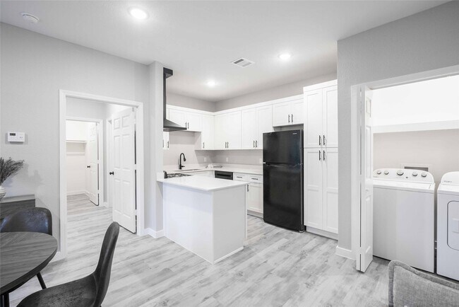 Photo - 2414 Penick Rd Unidad 3102