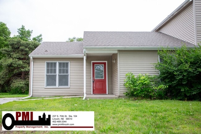 2 Bedroom and 1 Bathroom Duplex Available ... - 2 Bedroom and 1 Bathroom Duplex Available ... House