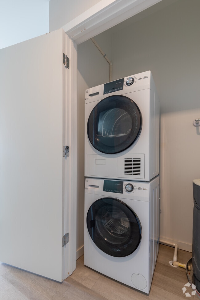 1BR, 1BA - 600SF, In-Unit Laundry