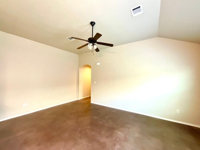 2575 Pahmeyer Rd