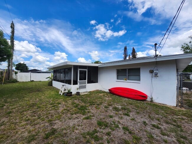2521 Tomoka Ave