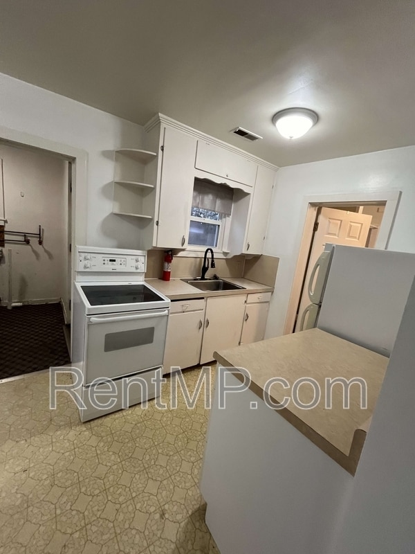 Photo - 808 E Lincoln St