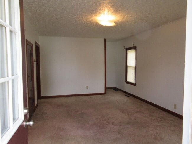 Photo - 2 Bedroom Northside Home! Great Use of Space and Nice Yard!