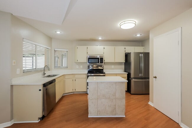 Photo - 2612 Brianholly Dr