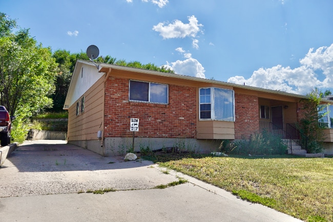 Photo - 47 Newport Cir