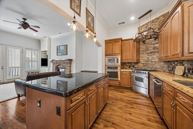 Photo - 2128 Harold St