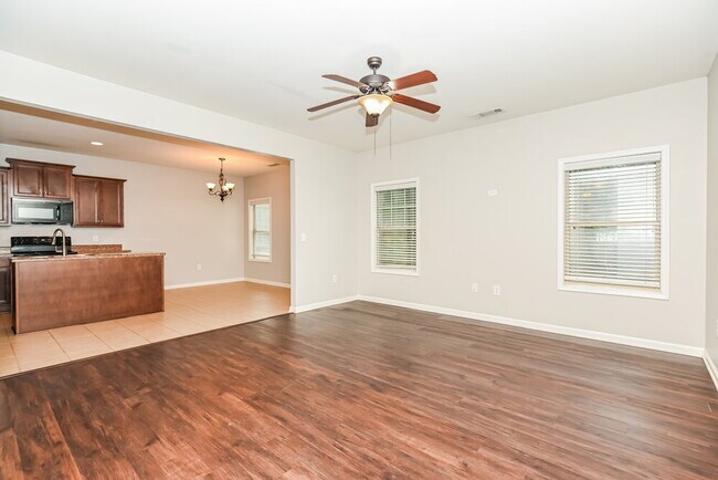 Photo - 522 Broughton Dr