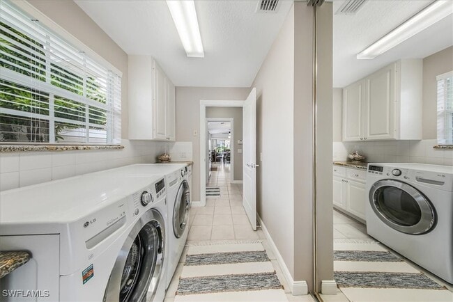 Building Photo - 4585 Pasadena Ct