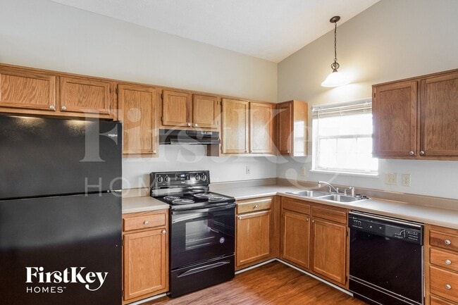 Photo - 18608 Northridge Dr