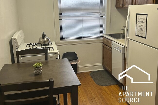 Photo - 1911 W Larchmont Ave Unit 3B