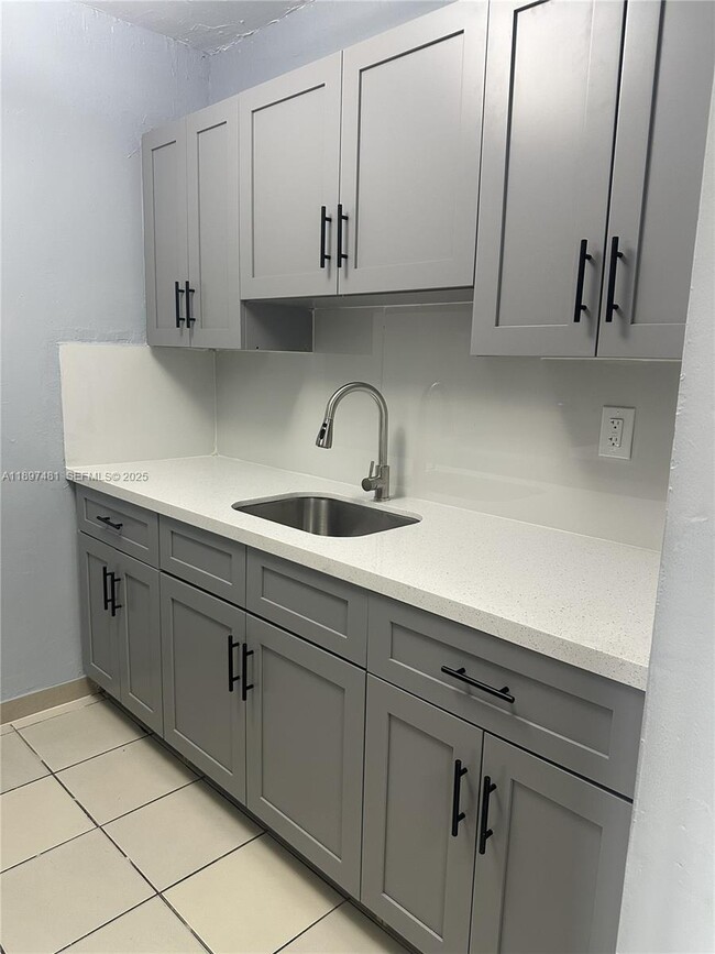 Photo - 14155 W Dixie Hwy Unit 22