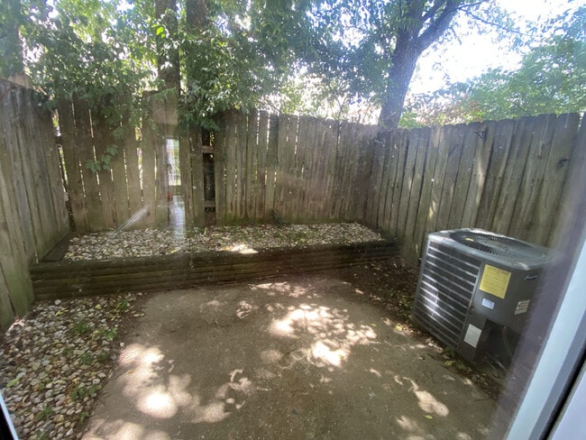 Photo - 184 Montmullin St