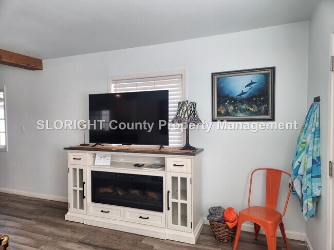 AVAILABLE OCTOBER- Updated Beachside Home in Pismo Beach - 1 Bed / 1 Bath