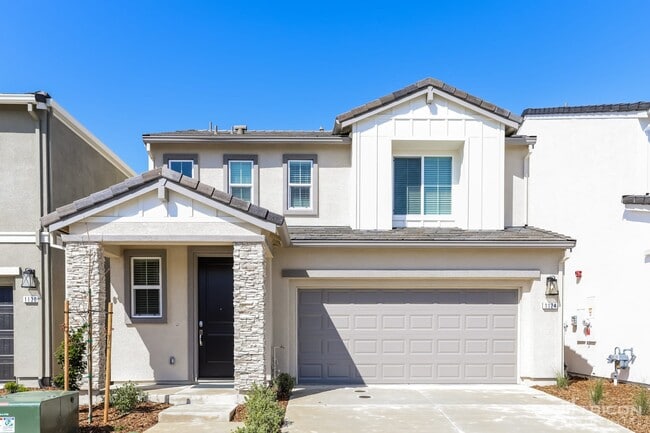 Photo - Tricon Twelve Bridges