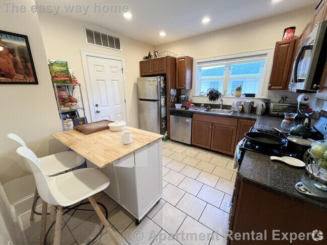 Building Photo - 24 Willard Ave Unit #2 Rental