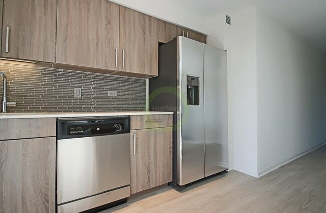 Photo - 898 S Ashland Ave