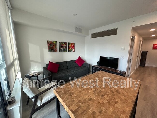 Photo - 1488 Bertram St