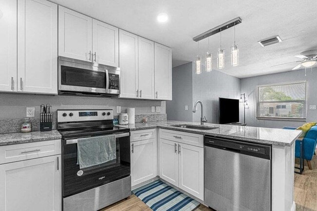 Photo - 311 SW 7th Ave