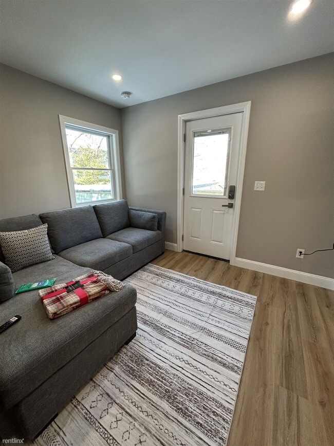 Photo - 2 br, 1 bath Triplex - 53 Hyde Street 4